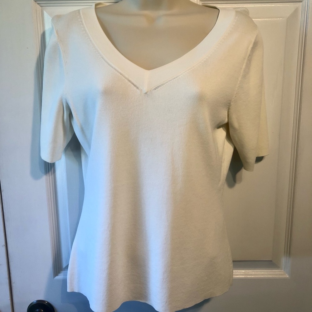 LOFT Cream V-Neck Short Sleeve Knit Top